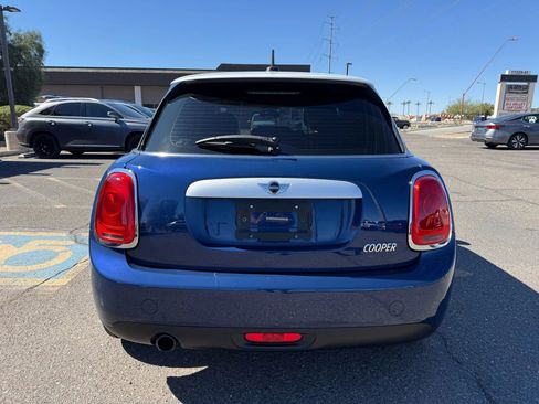 Used 2015 MINI Cooper 4-Door Hardtop image 9