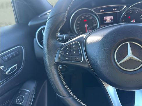 Used 2018 Mercedes-Benz GLA 250 image 15