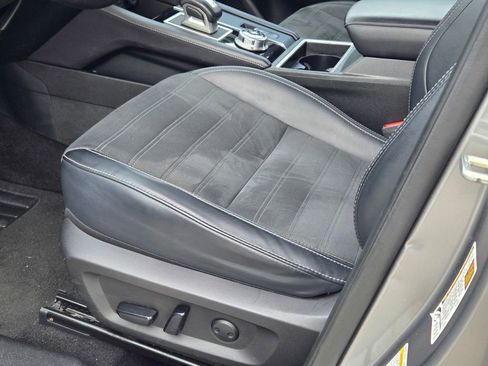 Used 2024 Mitsubishi Outlander SE image 29