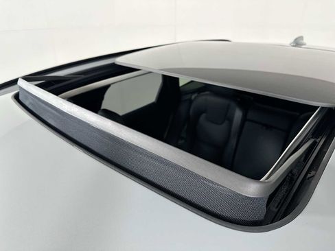 Used 2025 Volvo XC60 T8 Plus w/ Protection Package Premier image 20