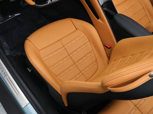 Certified 2025 Ferrari Roma Spider RWD image 27
