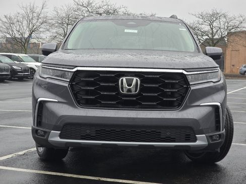 New 2025 Honda Pilot Touring image 14