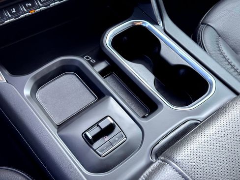 Used 2024 GMC Sierra 2500 Denali w/ Denali Reserve Package image 30