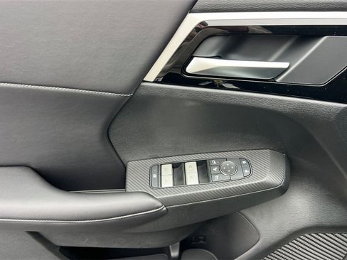 New 2025 Mitsubishi Outlander SE image 12
