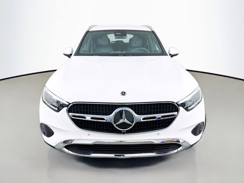Used 2025 Mercedes-Benz GLC 300 4MATIC image 2
