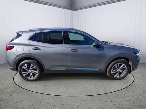 Used 2021 Buick Envision Essence image 2