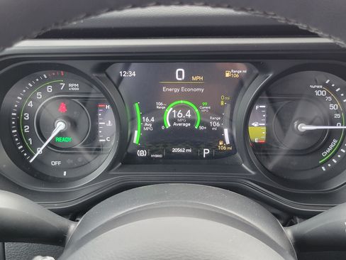 Used 2025 Jeep Wrangler Unlimited Rubicon 4xe w/ Safety Group AWD/4WD image 9