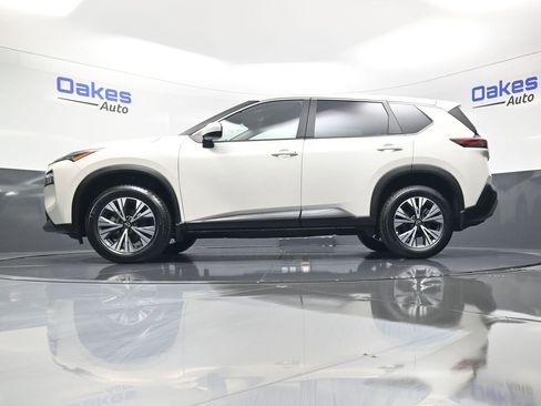 Used 2023 Nissan Rogue SV image 40