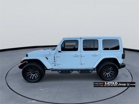 Used 2020 Jeep Wrangler Unlimited Sahara image 8