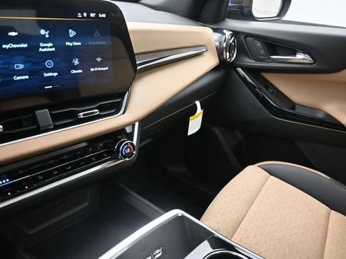 New 2026 Chevrolet Equinox ACTIV w/ Convenience Package III FWD image 29