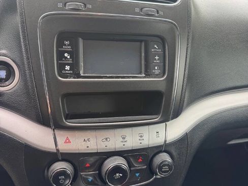 Used 2016 Dodge Journey SE w/ Flexible Seating Group image 14