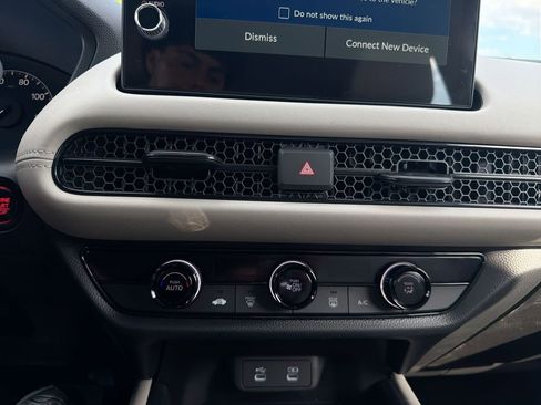 New 2026 Honda HR-V LX image 17