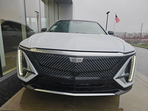 New 2026 Cadillac Lyriq Signature Luxury image 2