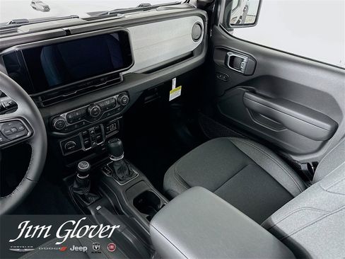 New 2026 Jeep Gladiator Sport image 19
