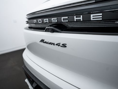 New 2025 Porsche Macan 4S Electric image 13