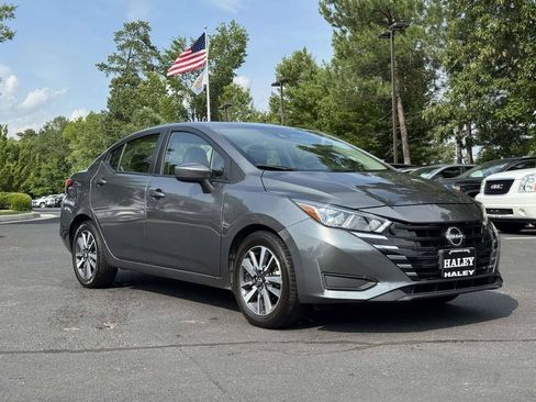 Used 2024 Nissan Versa SV FWD image 2