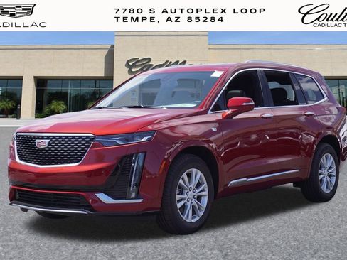 New 2025 Cadillac XT6 Luxury image 4