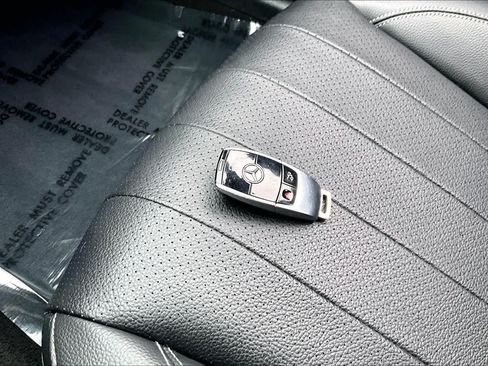 Used 2022 Mercedes-Benz E 350 4MATIC Sedan image 15