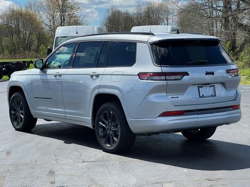 New 2026 Jeep Grand Cherokee L Limited AWD/4WD image 10
