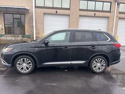 Used 2018 Mitsubishi Outlander GT image 4