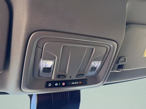 Used 2025 Chevrolet Silverado 1500 LT image 32