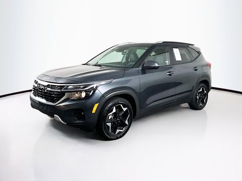 Used 2025 Kia Seltos S image 3