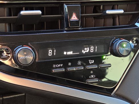 Used 2023 Toyota Camry SE image 29