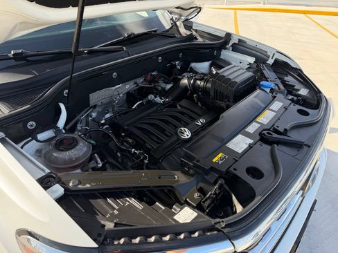 Used 2022 Volkswagen Atlas SEL R-Line AWD/4WD image 47