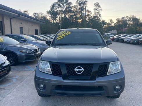 Used 2018 Nissan Frontier SV w/ Value Truck Package image 3