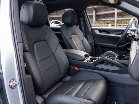 New 2026 Porsche Cayenne Coupe image 54