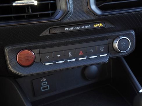 Used 2024 Ford Mustang Convertible image 17