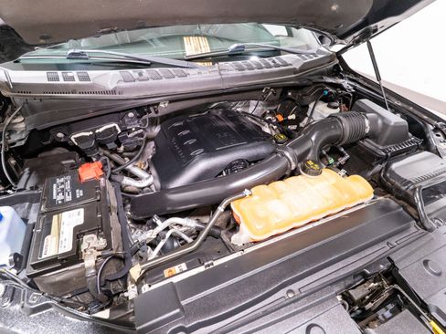 Used 2015 Ford F150 Platinum w/ Equipment Group 701A Luxury image 38