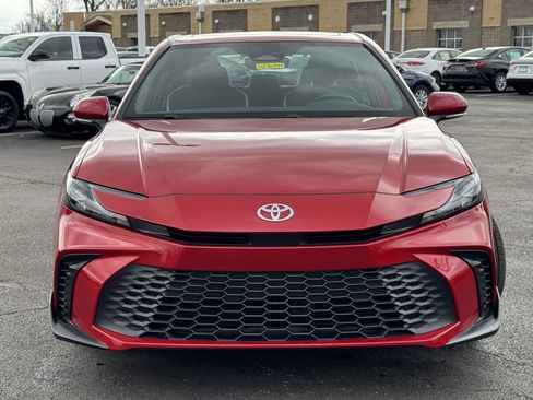 Used 2025 Toyota Camry SE w/ Multimedia Upgrade Package image 18