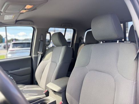 Used 2019 Nissan Frontier SV w/ Value Truck Package AWD/4WD image 13