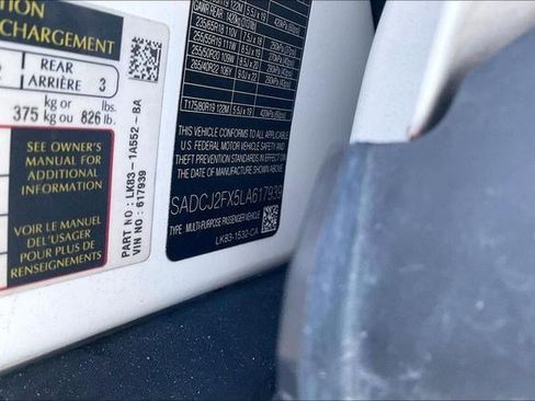 Used 2020 Jaguar F-PACE Premium image 11