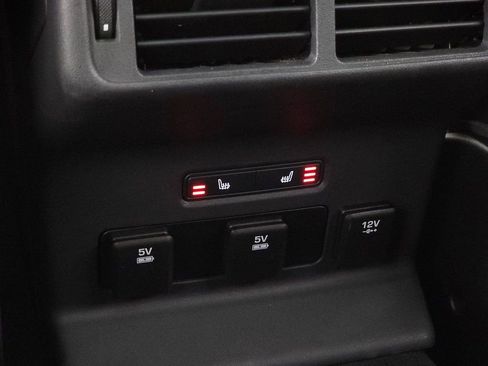 Used 2018 Land Rover Range Rover Velar R-Dynamic SE image 35