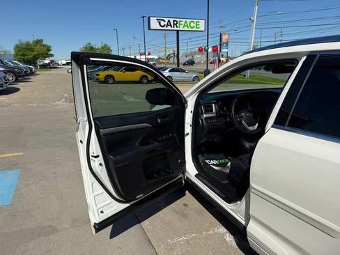 Used 2019 Toyota Highlander Limited Platinum image 19