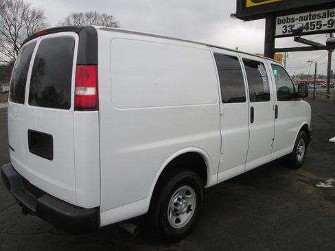 Used 2017 Chevrolet Express 2500 image 33