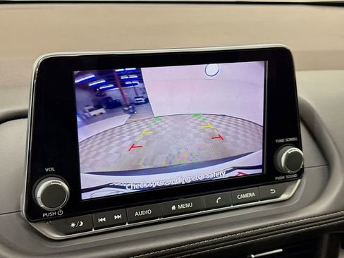 Used 2023 Nissan Rogue SV image 13