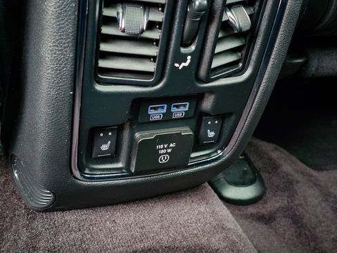 Used 2015 Jeep Grand Cherokee Overland image 34