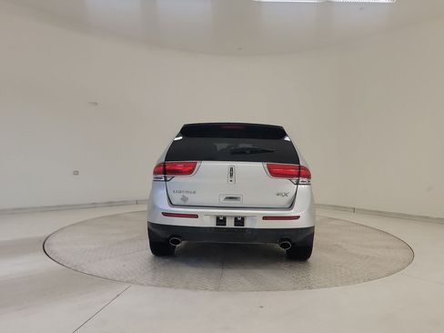 Used 2013 Lincoln MKX FWD image 8
