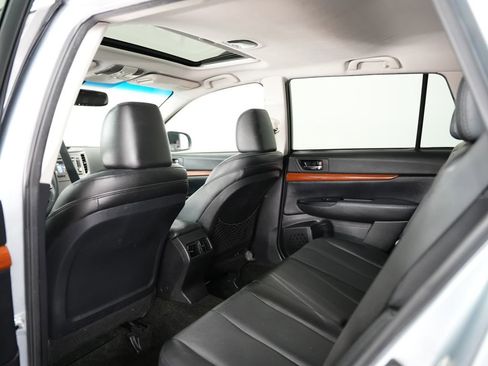 Used 2013 Subaru Outback 2.5i Limited image 34