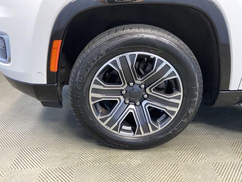 Used 2024 Jeep Wagoneer Series II w/ Flexible Seating Group image 63