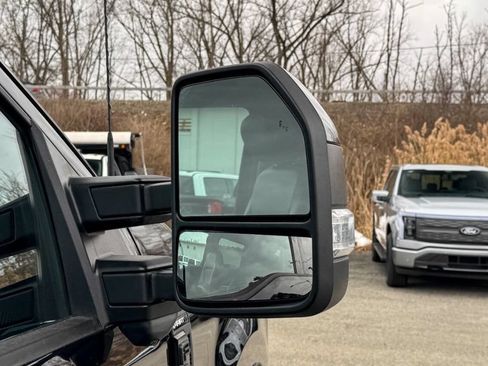 Used 2023 Ford F250 Lariat w/ Lariat Ultimate Package AWD/4WD image 14