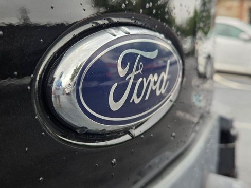 Used 2015 Ford Transit 250 148 Medium Roof RWD image 9