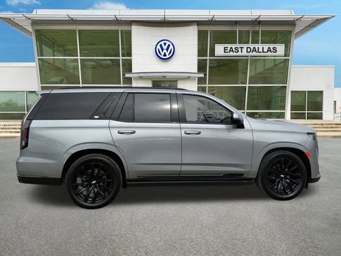 Used 2024 Cadillac Escalade Sport Platinum w/ LPO, ONYX Package AWD/4WD image 3