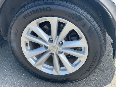 Used 2018 Nissan Rogue Sport S w/ S Appearance Package AWD/4WD image 31