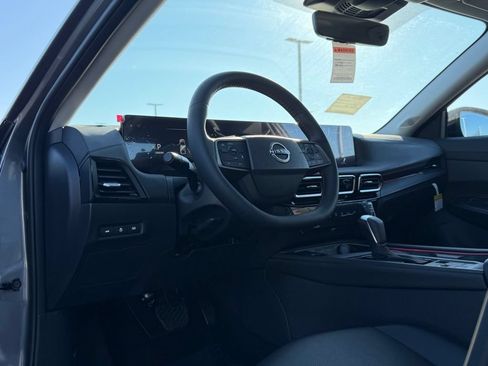 New 2026 Nissan Sentra SR w/ SR Premium Package FWD image 10