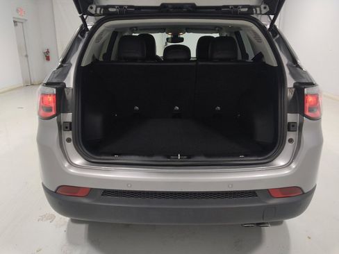 Used 2018 Jeep Compass Limited w/ Navigation Group AWD/4WD image 29