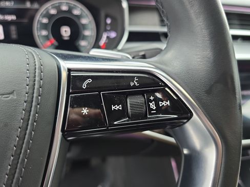 Used 2021 Audi A8 L 4.0T image 18